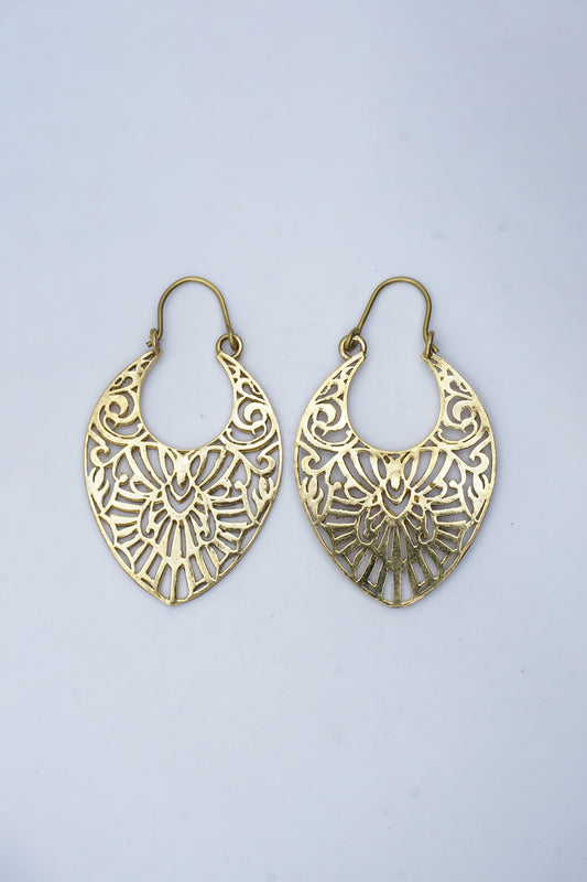 Kurva Hoop Earrings