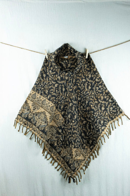 Midnight Sand Woolen Poncho