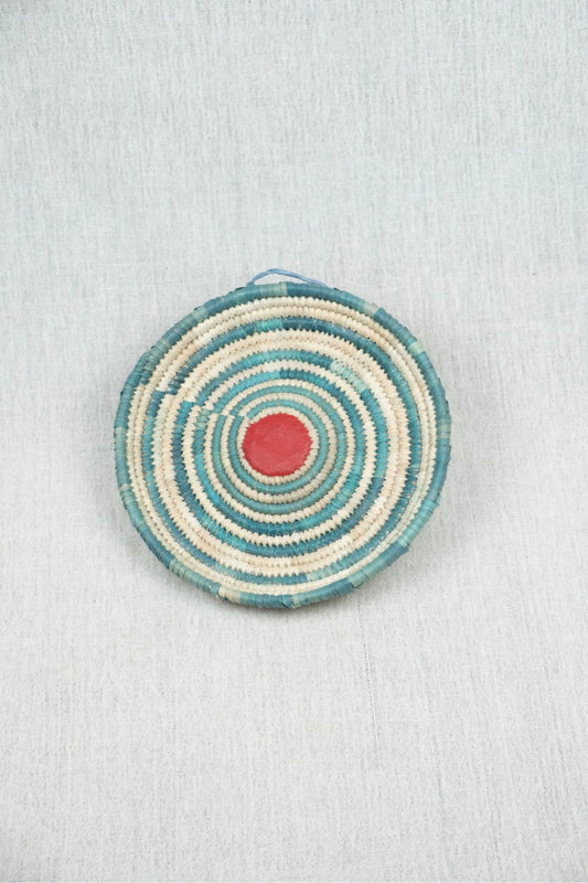 Mossy Retreat Palm Wicker Plate S