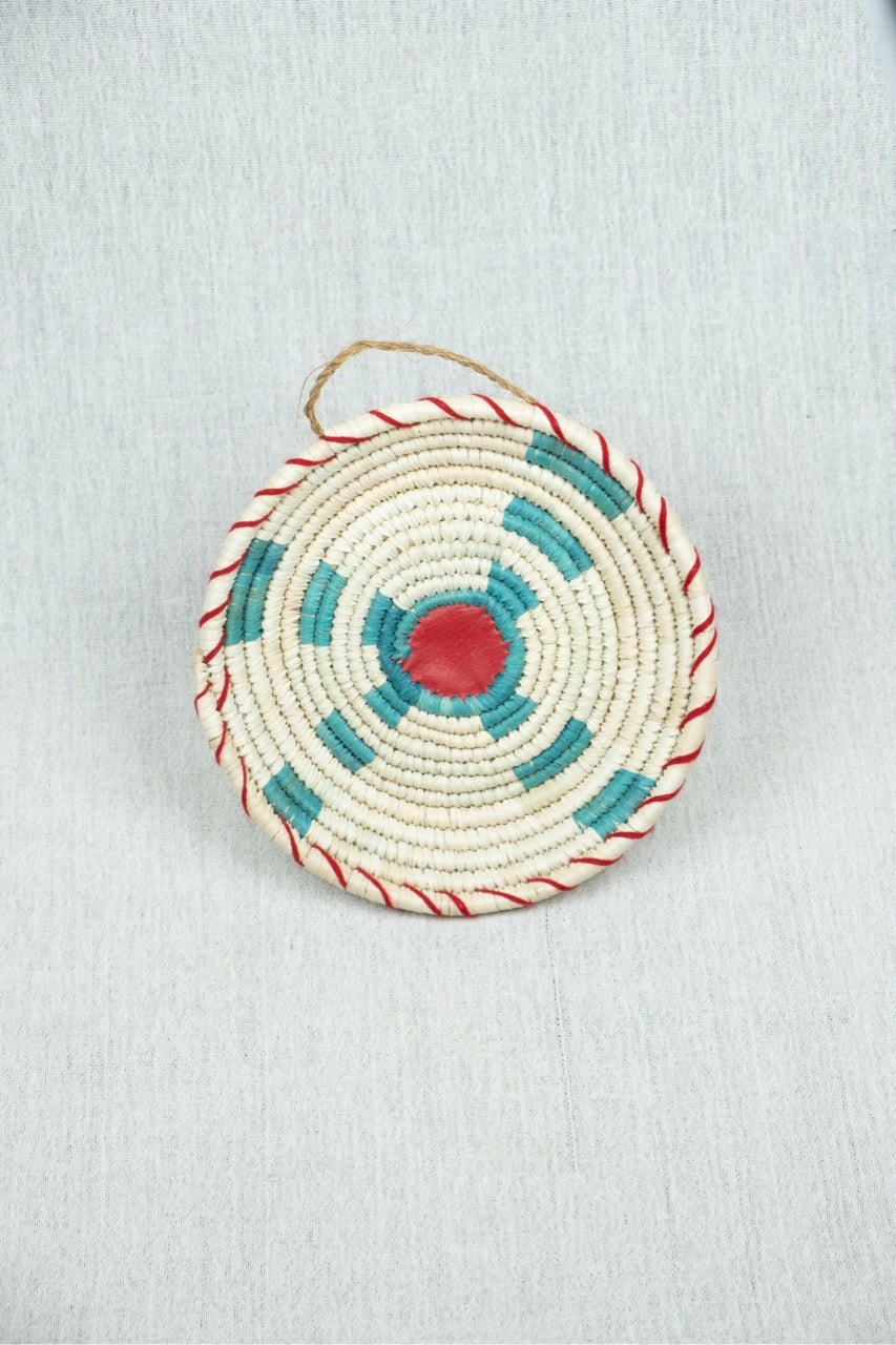 Scarlet Leaf Palm Wicker Plate S